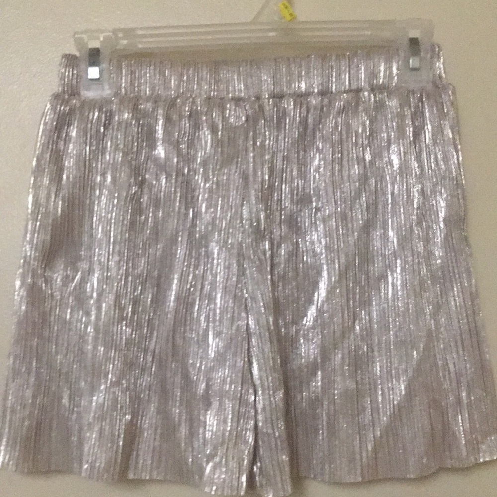 Elli white Shorts - Picture 7 of 8